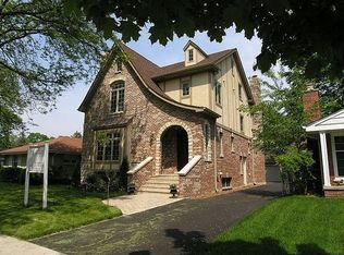 922 Hunter Rd, Wilmette, IL 60091