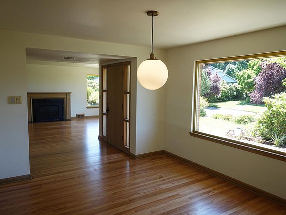 Refinished oak floors.  Large bright dining area, living roo