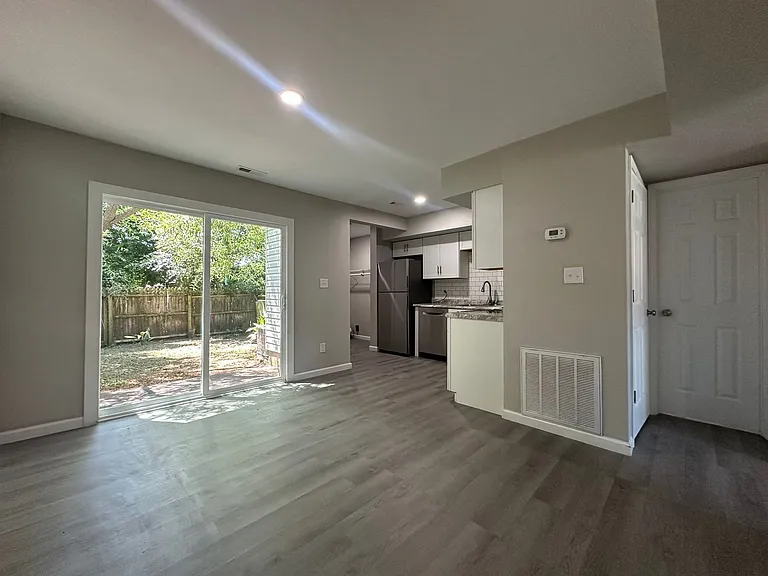 606 Myrtlewood Cir — Photo 7