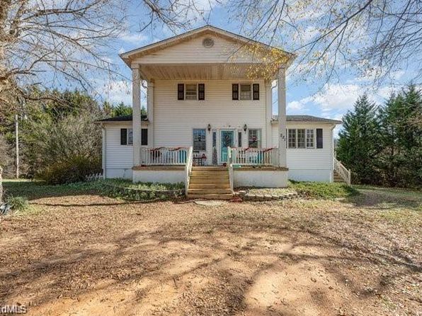 221 Dogtrot Rd, Mocksville, NC 27028