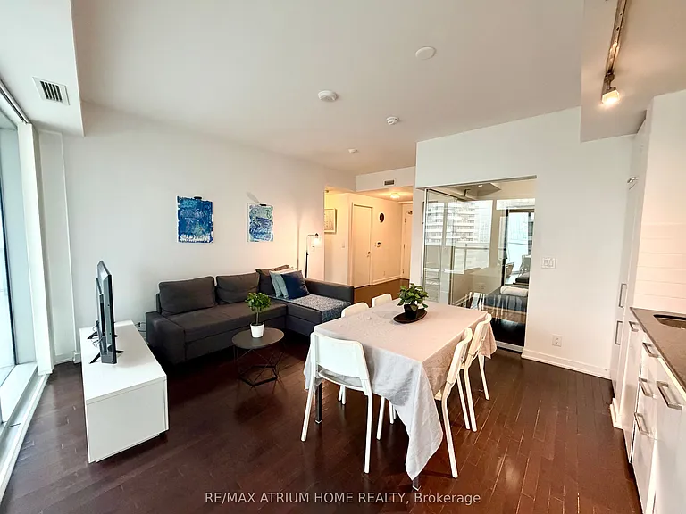 14 York St #1501 — Photo 6
