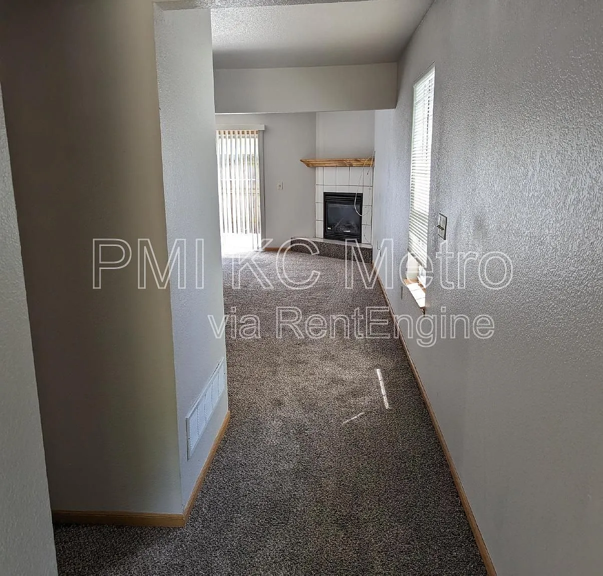 3 bed, 1.5 bath, 1300 sqft, $1,625 — Photo 1