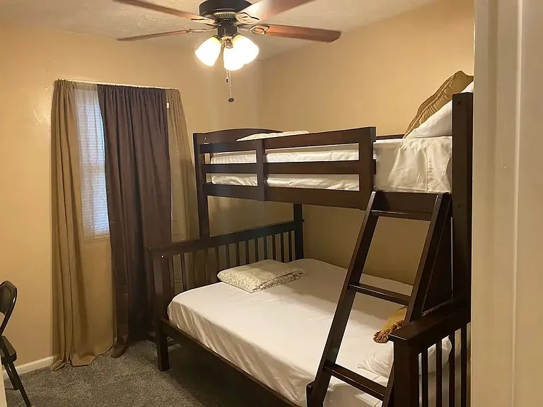 408 Croydon Ln — Photo 13