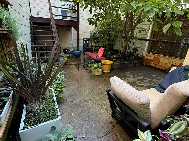 2125 Mason St — Photo 8