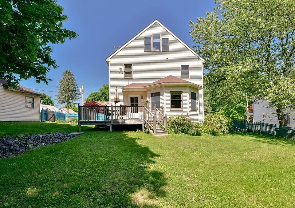 1st image of 26 Woods Ln