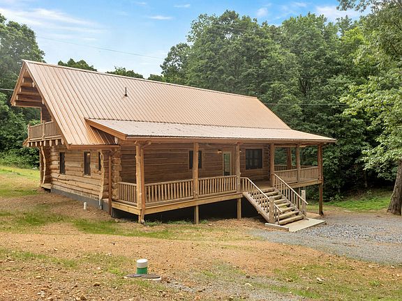 2nd image of 10 Forest Cir