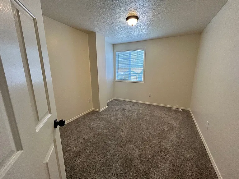 721 E Hawk St — Photo 22