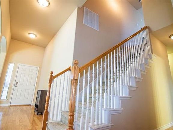 2nd image of 3524 Ballycastle Dr
