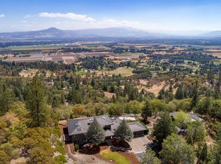 2553 Old Military Rd, Central Point, OR 97502