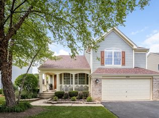 400 Sierra Pl, Gurnee, IL 60031