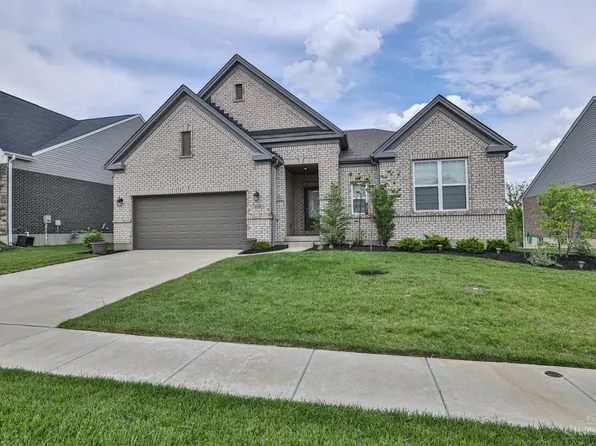 4709 Hampton Pointe Dr, Cincinnati, OH 45248