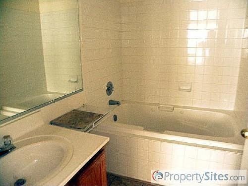 4th image of 9700 Lake Pointe Ct APT 102