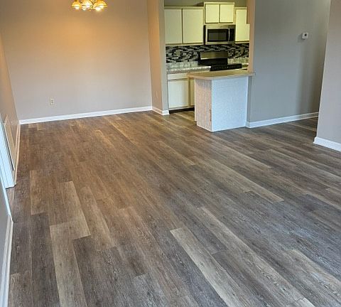 3rd image of 402 Dabney Dr #8