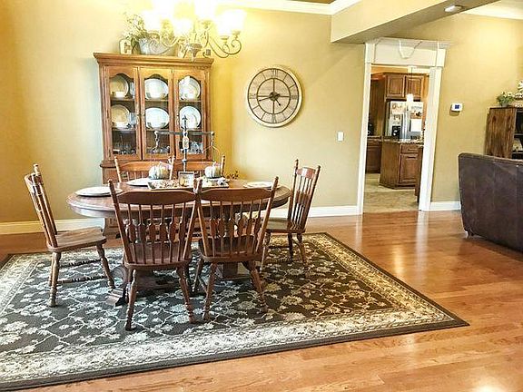 3rd image of 311 Mountain Crest Dr #B