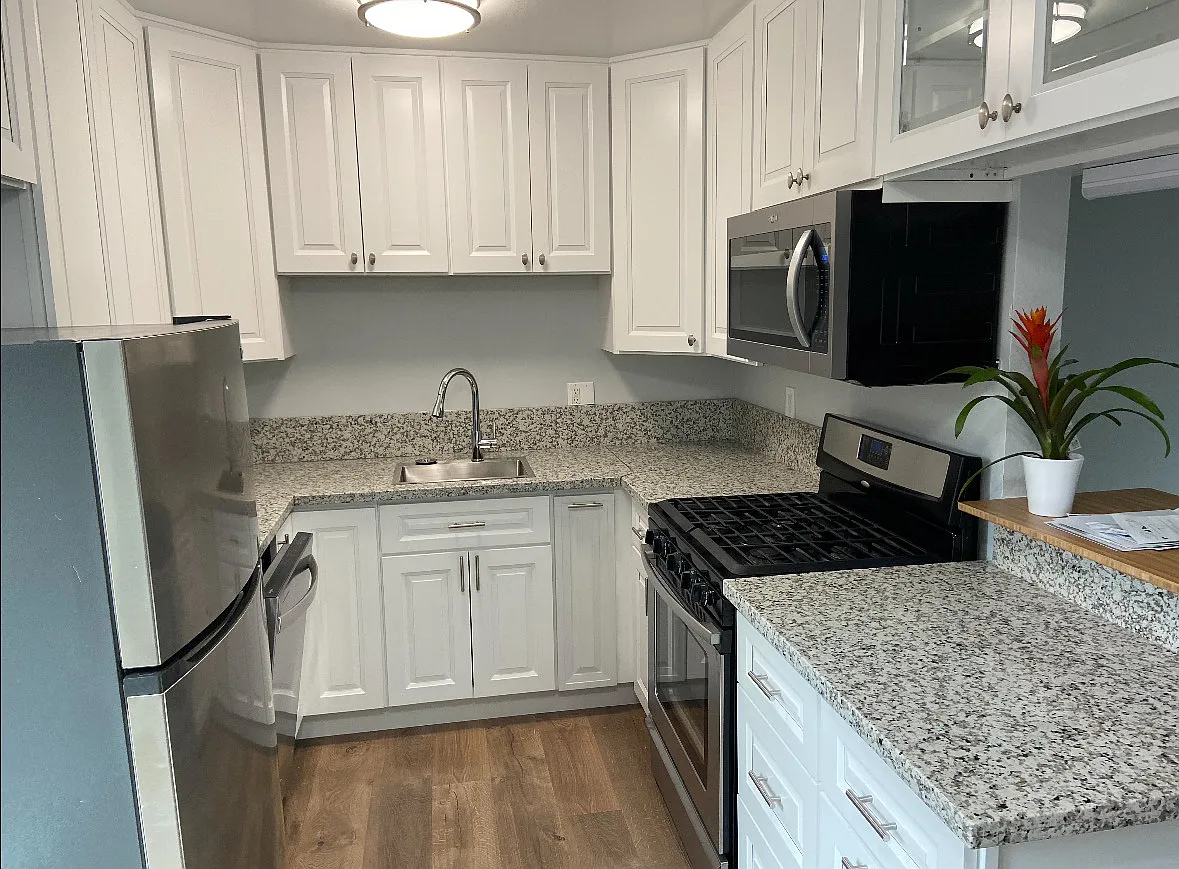 2 bed, 1.5 bath, 900 sqft, $2,500 — Photo 1