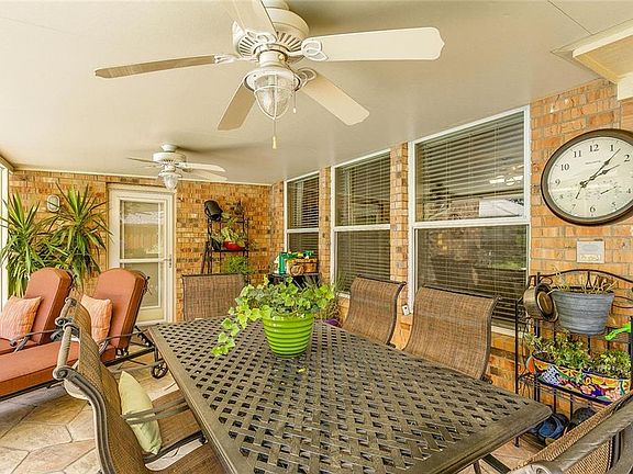 4th image of 2471 Somervell Trl