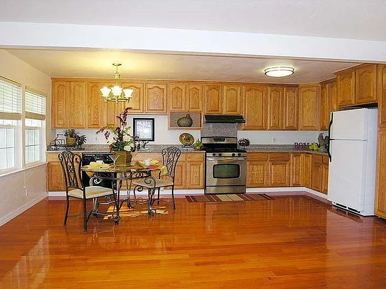 Dana St — Photo 2