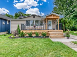 6 Rembe Ave, Hamilton, ON L8H7G6
