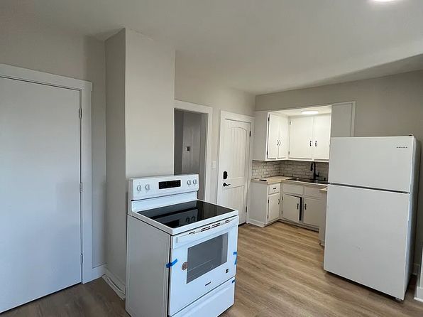 98-100 School St #98B