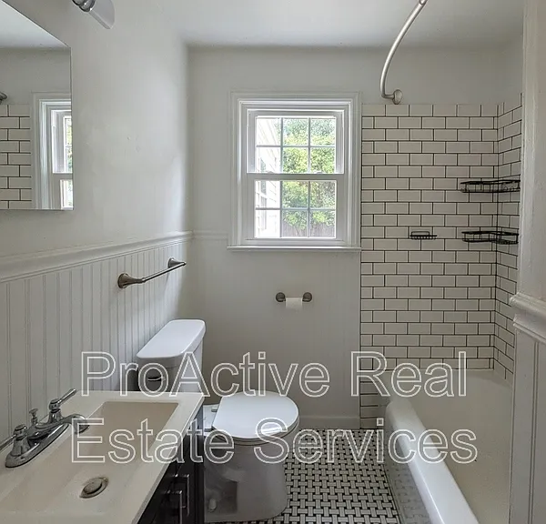 9421 Phillip Ave — Photo 9
