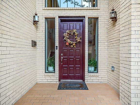 3rd image of 1208 Harbortown Dr