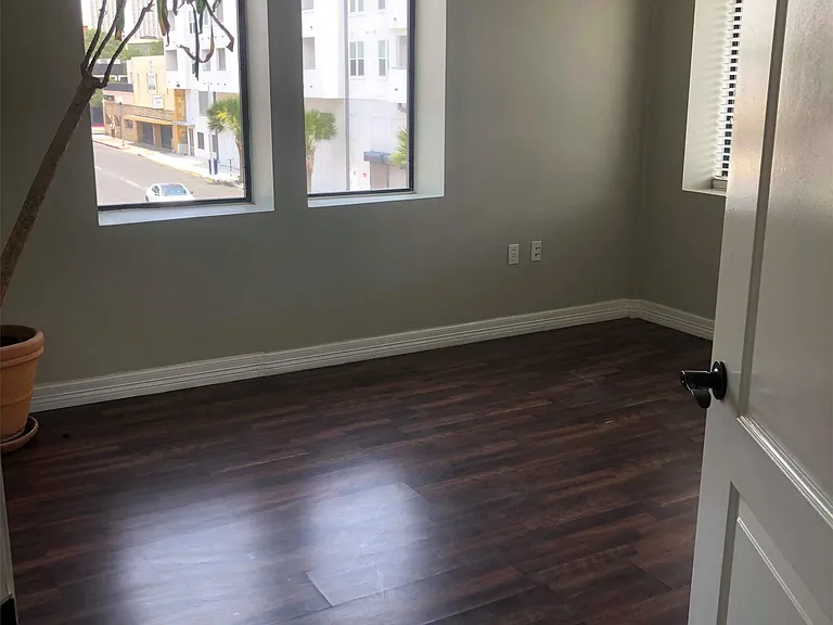 509 Lawrence St #201 — Photo 6
