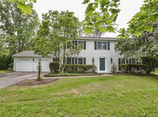 42 High Hill Dr, Pittsford, NY 14534