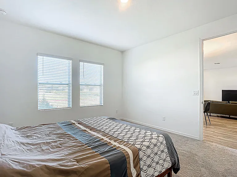 1317 Sterling Pointe Dr — Photo 18
