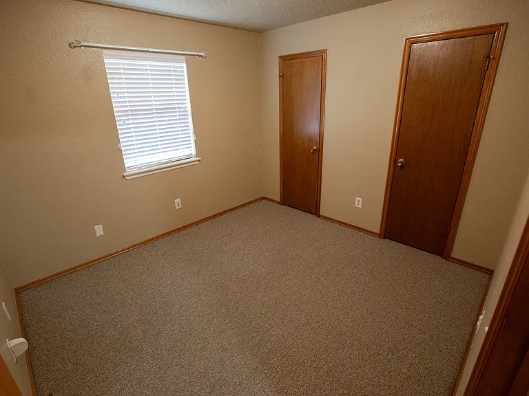 2208 NE 10th St — Photo 39