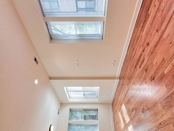 3rd image of 3354 W Wilson Ave APT 3N