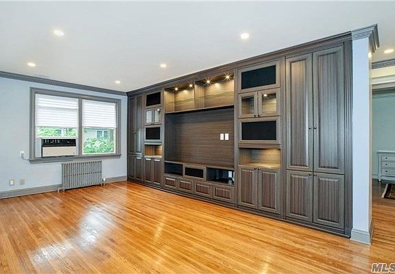 3rd image of 14 Edwards St APT 3A