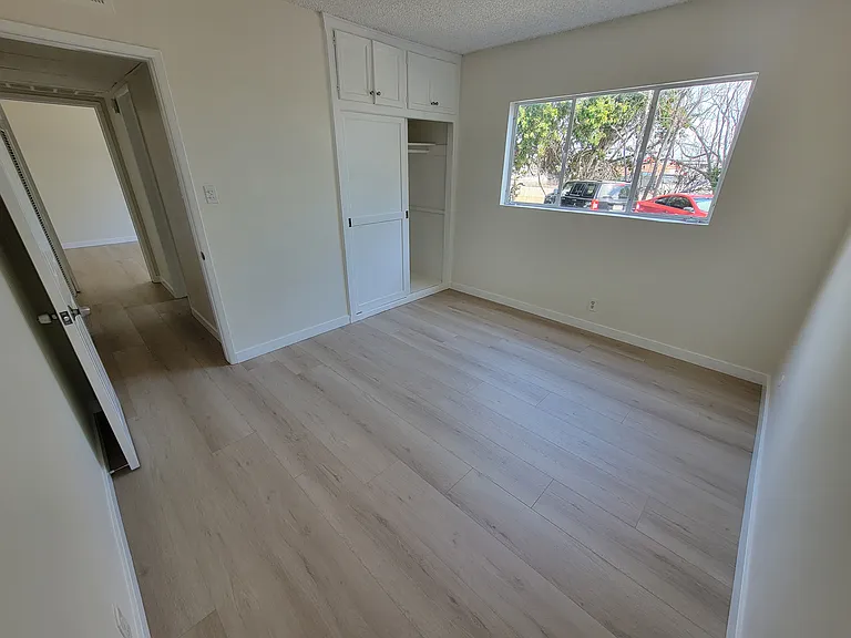 13531 Wyandotte St #9 — Photo 10