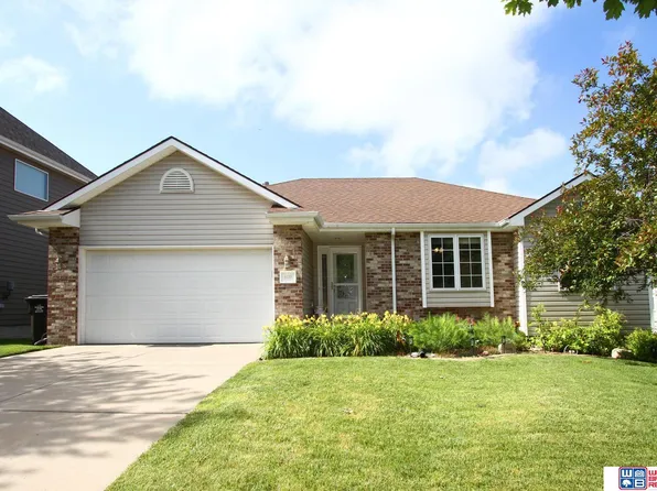 1137 NW Gary St, Lincoln, NE 68521