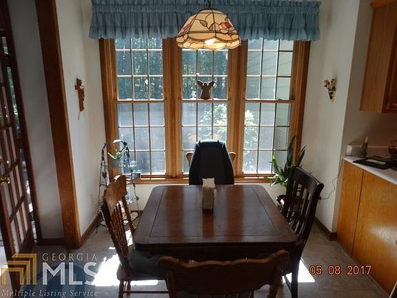 5th image of 9536 Fairdale Ave