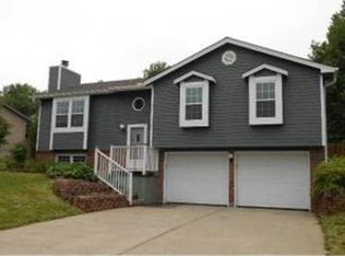 212 SE Bristol Dr, Lees Summit, MO 64063