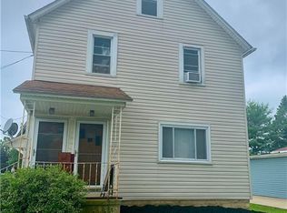 714 Charles Ave, Barberton, OH 44203