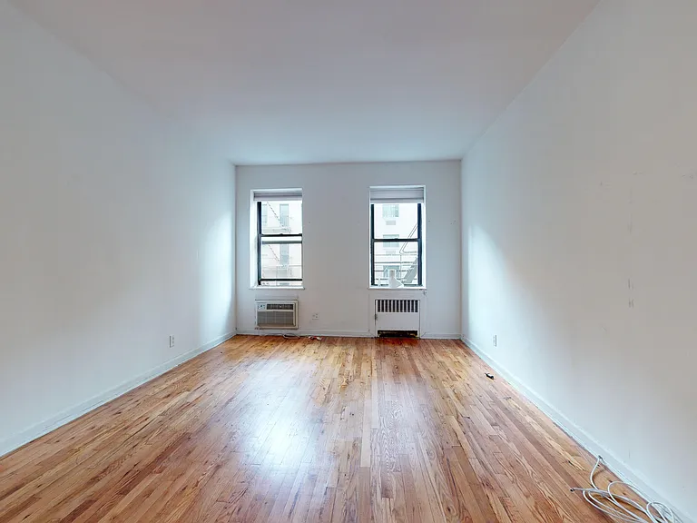 432 E 83rd St #3D — Photo 2