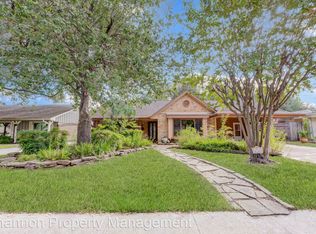 6743 Cindy Ln, Houston, TX 77008