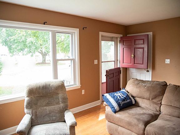 2nd image of 23 Garden St