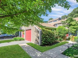 172 Grandview Ln, Mahwah, NJ 07430
