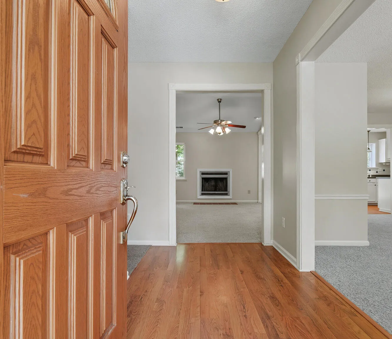 4 bed, 2.0 bath, 1580 sqft, $1,995 — Photo 3