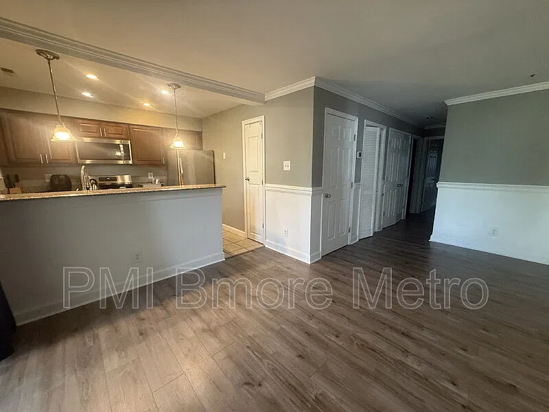 2 bed, 2.0 bath, 1030 sqft, $2,250 — Photo 2