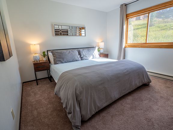 3rd image of 3170 Columbine Dr Unit 25