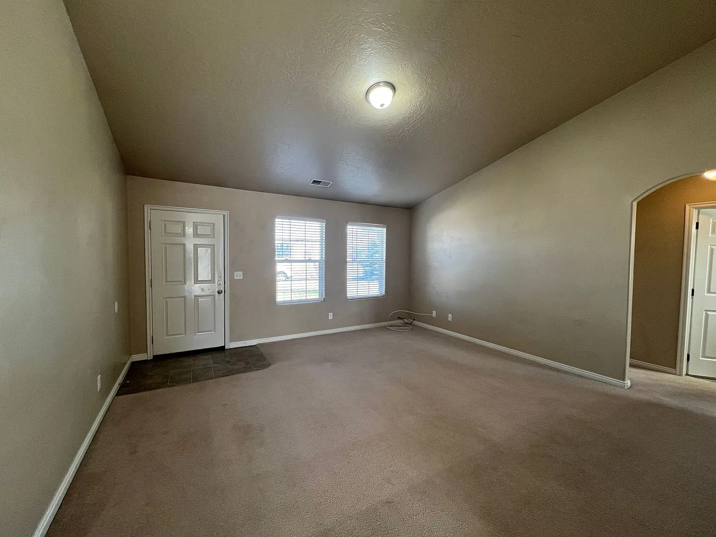 Move-In Discount 3 bed 2 bath Single Family Home in Cedar Willows — Photo 3