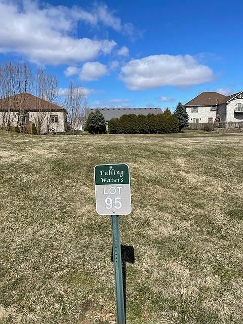 2nd image of 101 Bergamo Ln
