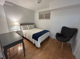 415 Jarvis St #117, Toronto, ON M4Y3C1