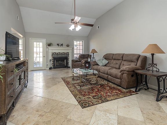 4th image of 8546 Shingle Oaks Dr