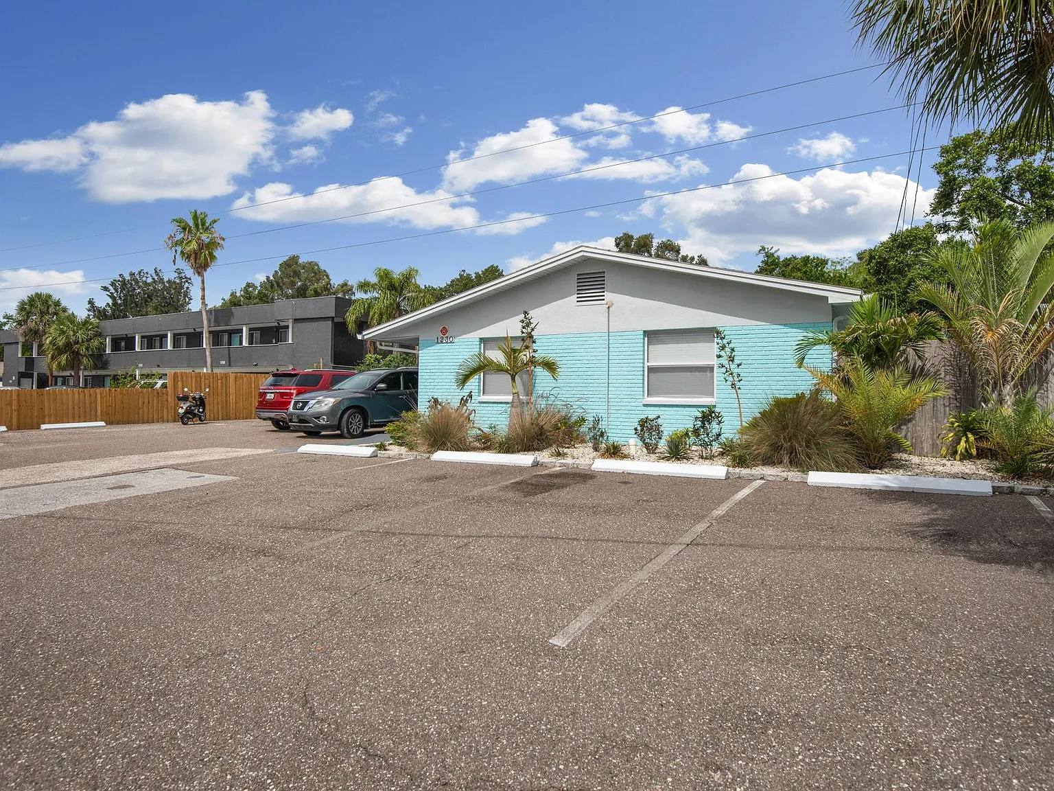 2 bed, 720 sqft, $1,700 — Photo 2