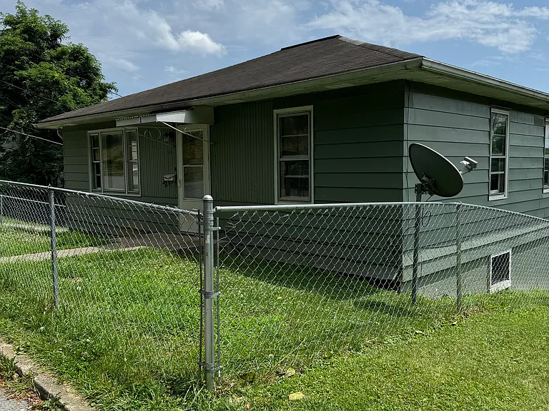 308 Watson Ave — Photo 4