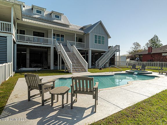5th image of 10565 Shorecrest Rd